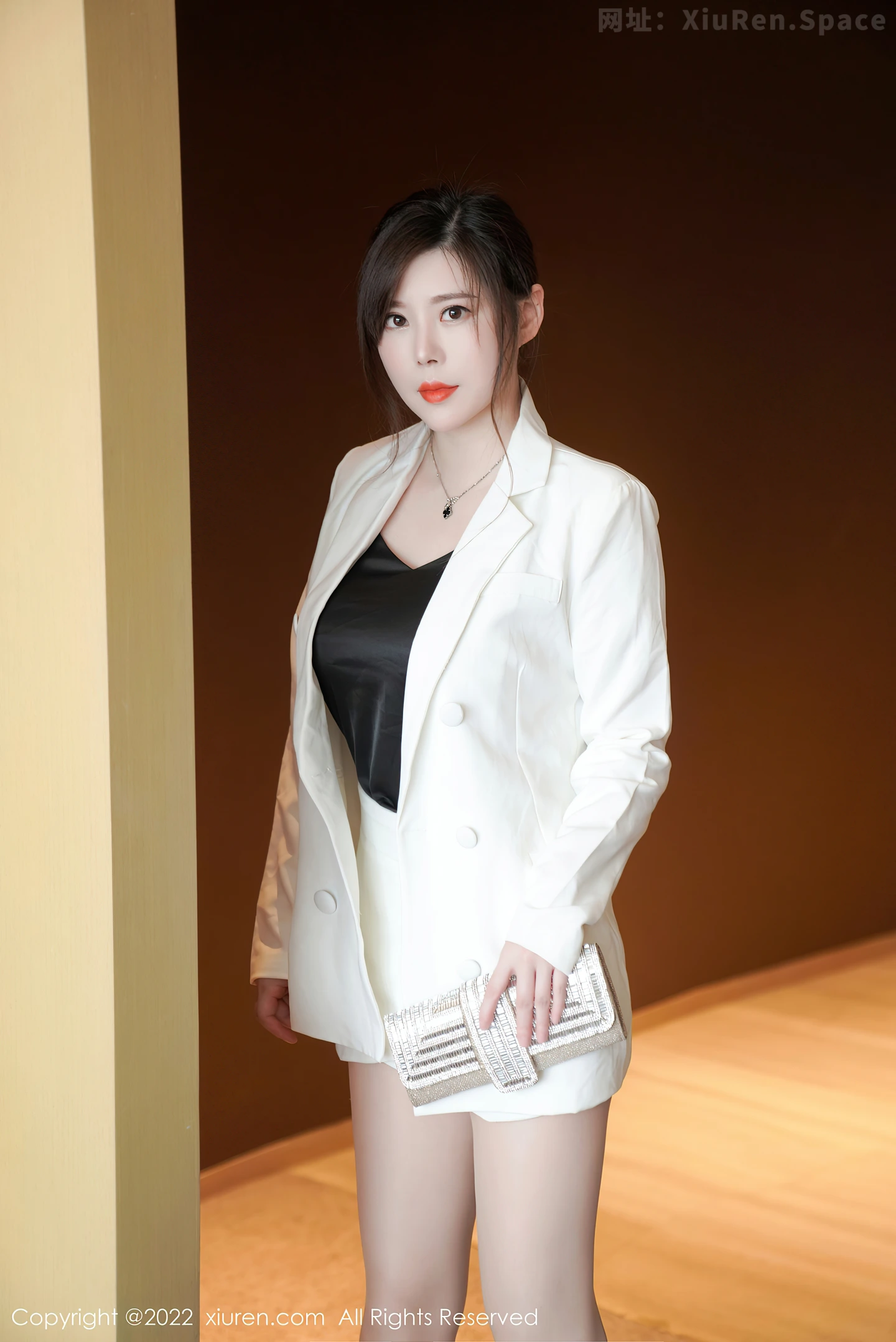 图片[2]-[XiuRen秀人网]VOL.4885 模特白茹雪私房脱白色OL套装露黑色内衣原色丝袜极致魅惑写真71P-秀人网官方网站